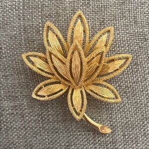 Vintage Avon Golden Floral Brooch